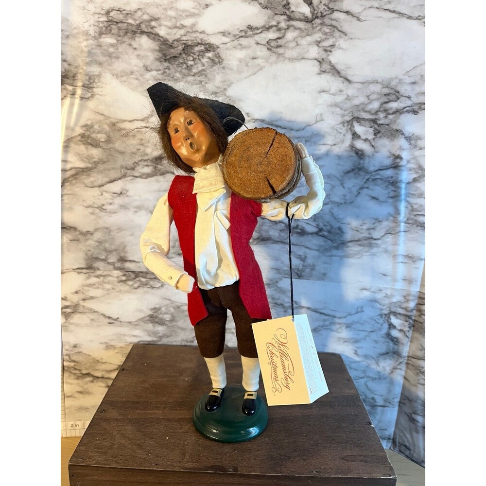 Byers Choice Retired 2000 Williamsburg Colonial Man with Log on Shoulder
